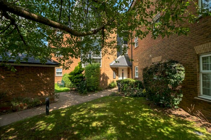 2 Bedroom Flat For Sale In Mill Street, Hemel Hempstead, HP3