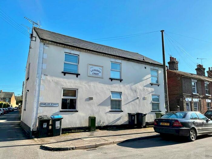 1 Bedroom Flat To Rent In Charles Street, Tring, HP23