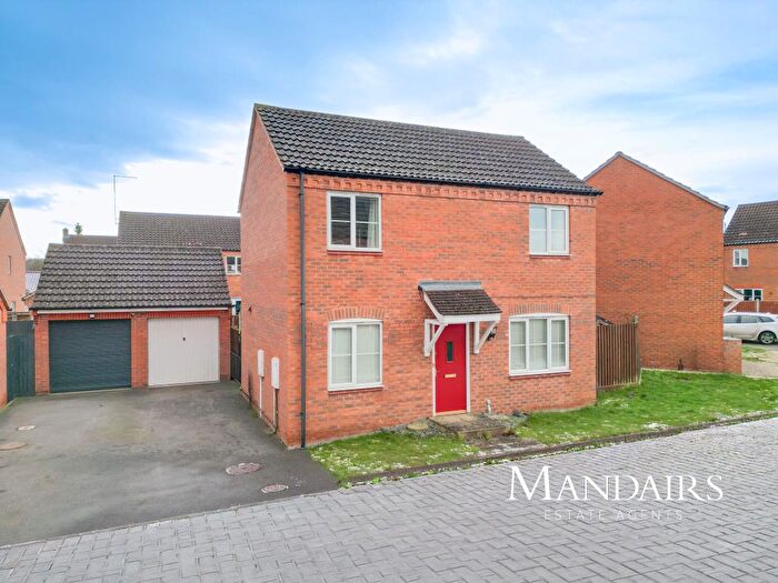 3 Bedroom Detached House For Sale In Coppice Way, Bourne, Lincolnshire, PE10