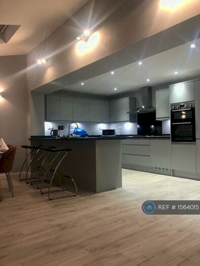 4 Bedroom Semi-Detached House To Rent In Hartshill, Guildford, GU2