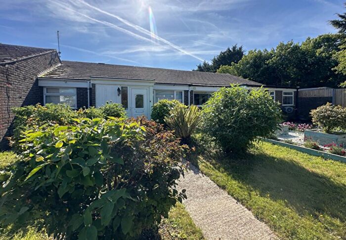 2 Bedroom Bungalow To Rent In Barley Close, Martin Mill, CT15