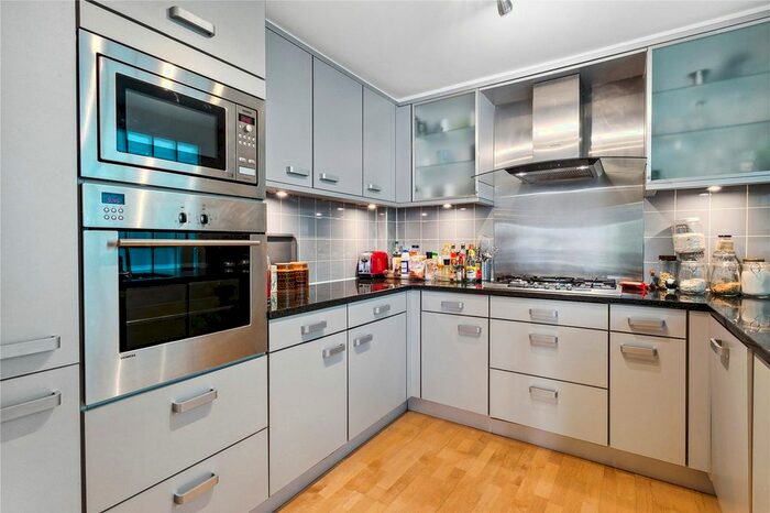 2 Bedroom Flat To Rent In Naoroji Street, Kings Cross, WC1X