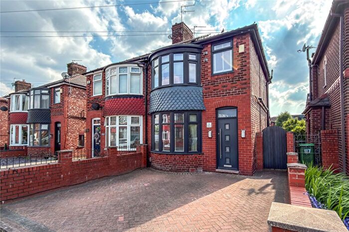 3 Bedroom Semi-Detached House For Sale In Kew Road, Failsworth, Manchester, Greater Manchester, M35