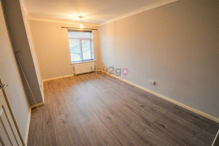 3 Bedroom Terraced House For Sale In Norgreave Way, Halfway, S20