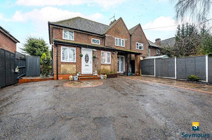 4 Bedroom Semi Detached House For Sale In Frog Grove Lane, Wood Street Village, Guildford, Surrey, GU3
