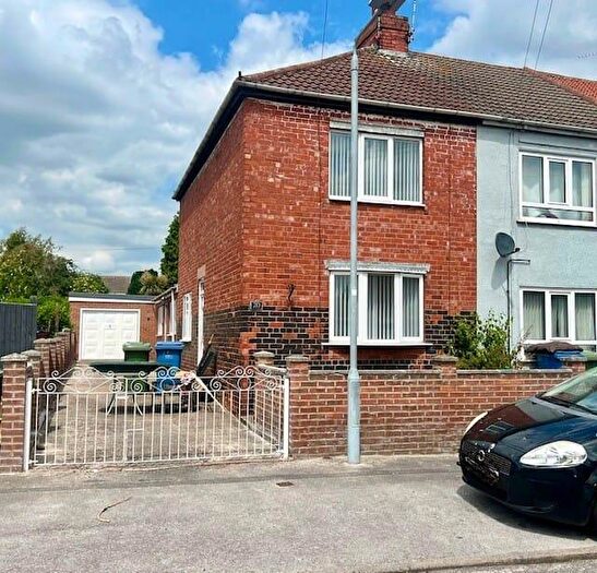 2 Bedroom Semi-Detached House To Rent In Gateford Avenue, Worksop, S81