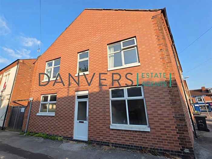 5 Bedroom Semi-Detached House To Rent In Bede Street, Leicester, LE3