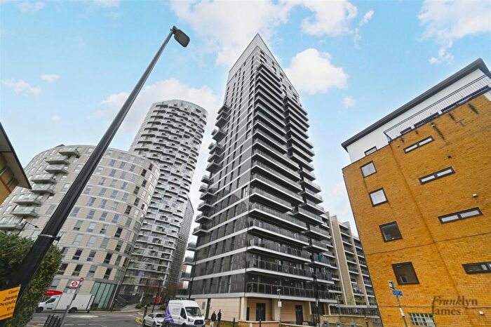 1 Bedroom Apartment To Rent In Streamlight Tower, Province Square, E14