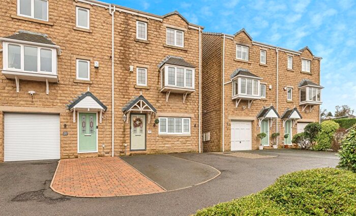 4 Bedroom Semi-Detached House For Sale In Banks Road, Linthwaite, Huddersfield, HD7