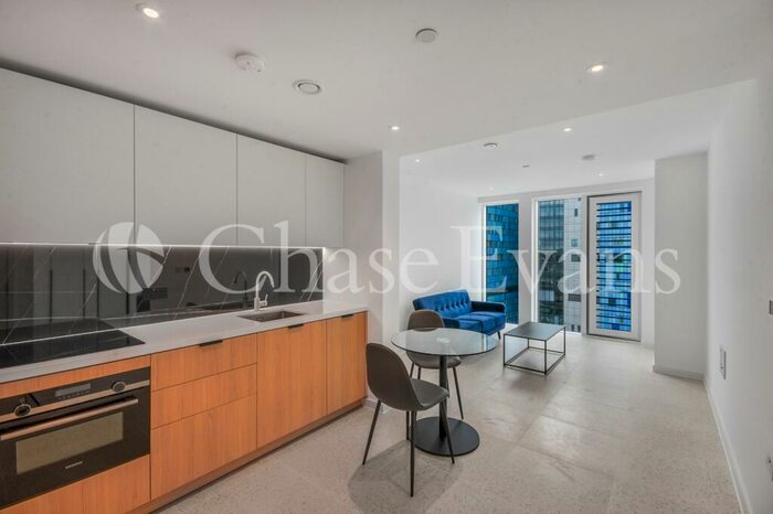 Apartment To Rent In Bouchon Point, Silk District, Whitechapel, E1