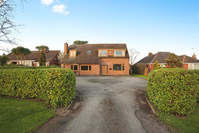 5 Bedroom Detached House For Sale In George Fox Lane, Fenny Drayton, CV13