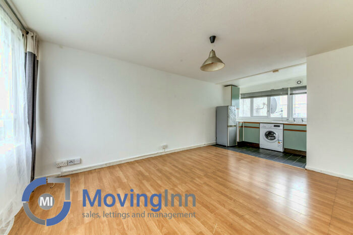 1 Bedroom Flat To Rent In Lindsey Close, Mitcham, Surrey, CR4