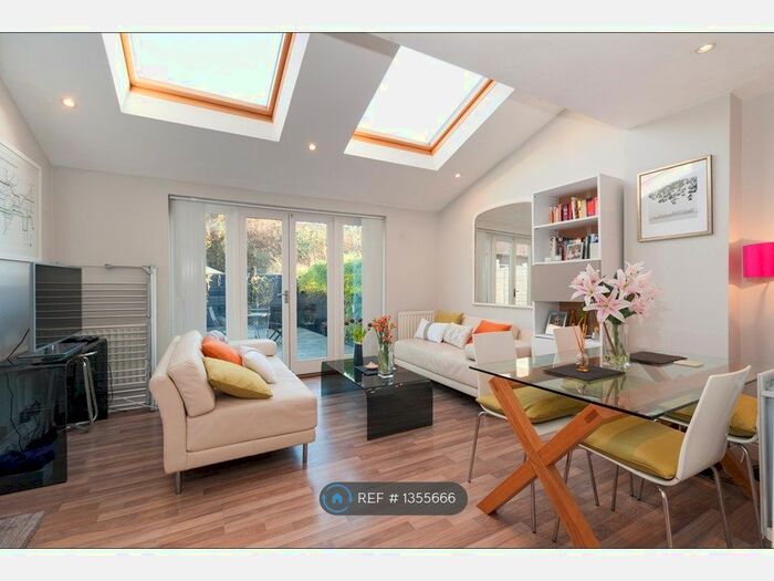 1 Bedroom Maisonette To Rent In Carlton Park Avenue, London, SW20