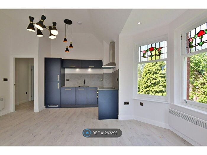 2 Bedroom Flat To Rent In Davenport Park Road, Stockport, SK2