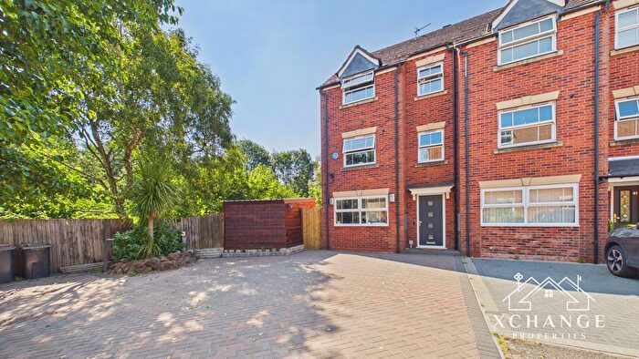 4 Bedroom Terraced House For Sale In Clarkson Close, Nuneaton, CV11