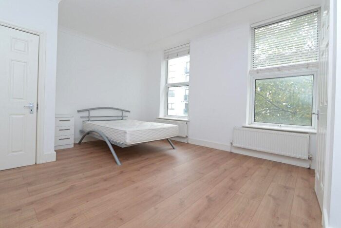 5 Bedroom Flat To Rent In Kilburn High Road, London, NW6