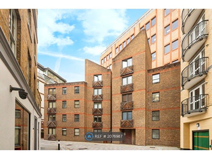 Studio To Rent In Aldersgate Court, London, EC1A