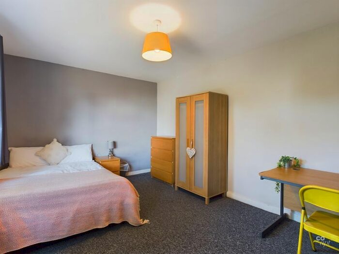 7 Bedroom Semi-Detached House To Rent In Middleton Rise, Brighton, BN1