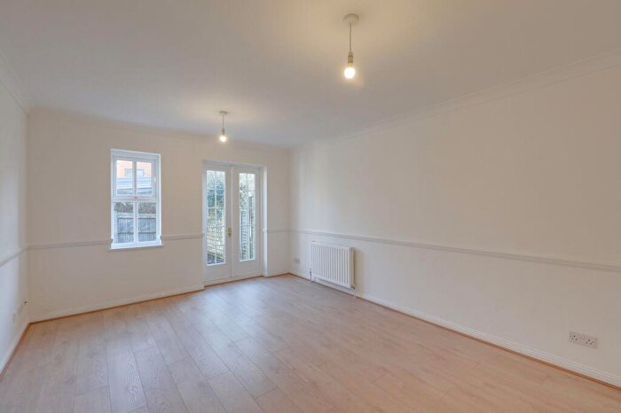 2 Bedroom Terraced House To Rent In Heather Close, London, SE13