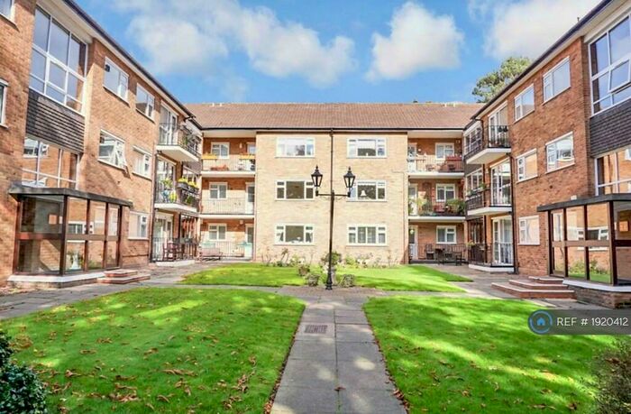 3 Bedroom Flat To Rent In Hawthornden Court, Sutton Coldfield, B76
