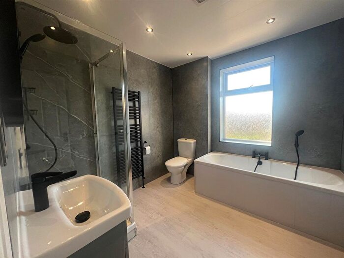 3 Bedroom End Of Terrace House To Rent In Stanhill Lane, Oswaldtwistle, BB5