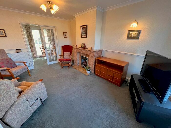 3 Bedroom Semi Detached House For Sale In Yardley Wood Road, Shirley