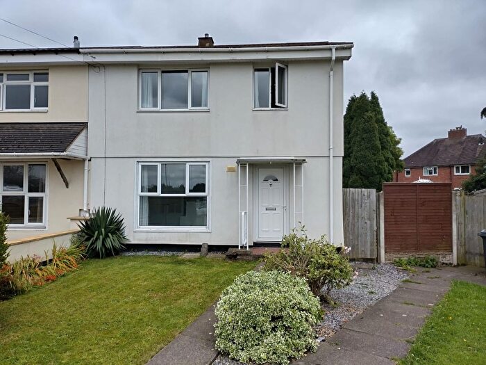 3 Bedroom Semi-Detached House To Rent In Dugdale Crescent, Four Oaks, Sutton Coldfield, B75