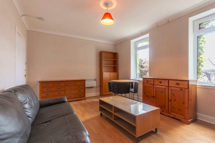Flat To Rent In West Pilton Avenue Edinburgh United Kingdom, EH4