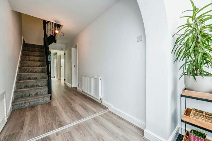 4 Bedroom Semi-Detached House To Rent In Sunnymede Drive, Maghull, L31