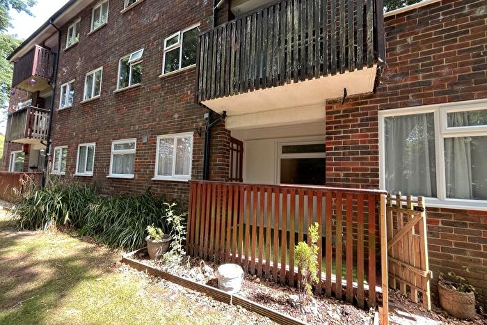 2 Bedroom Flat To Rent In Homer Close, Gosport, PO13