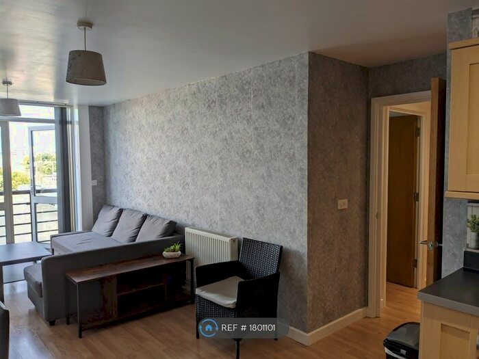 2 Bedroom Flat To Rent In Maxwell Road, Borehamwood, WD6