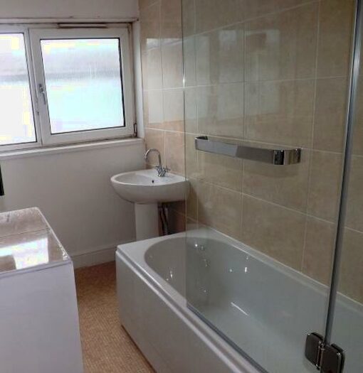 3 Bedroom Flat To Rent In Astins House, The Drive, Walthamstow, E17