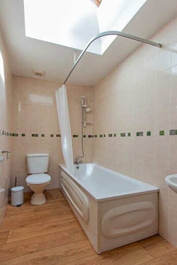 1 Bedroom Private Hall To Rent In Newport Road, Roath, CF24