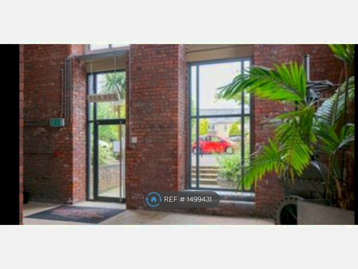 2 Bedroom Flat To Rent In Bolton, Bolton, BL7