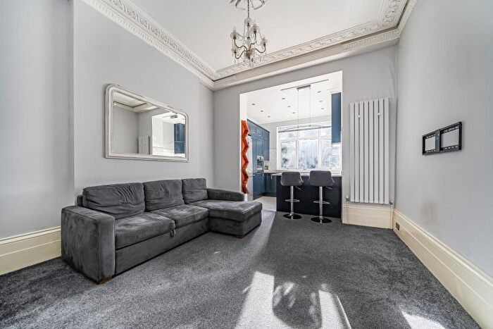 1 Bedroom Flat To Rent In Holland Road, London, W14