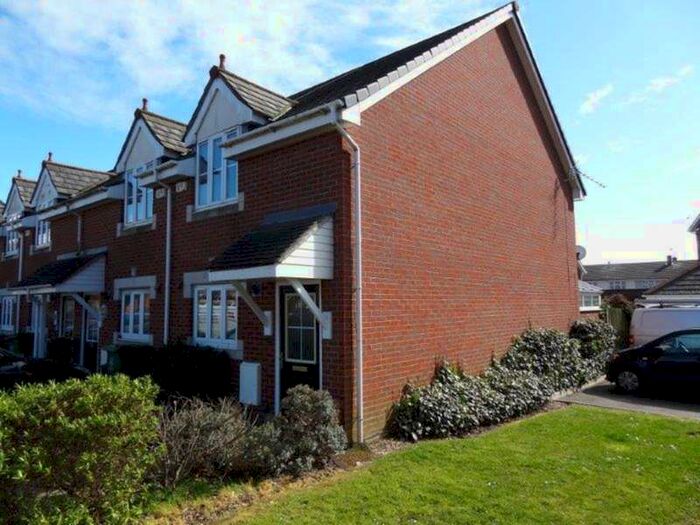 3 Bedroom End Of Terrace House To Rent In Wells Close, Baffins, PO3