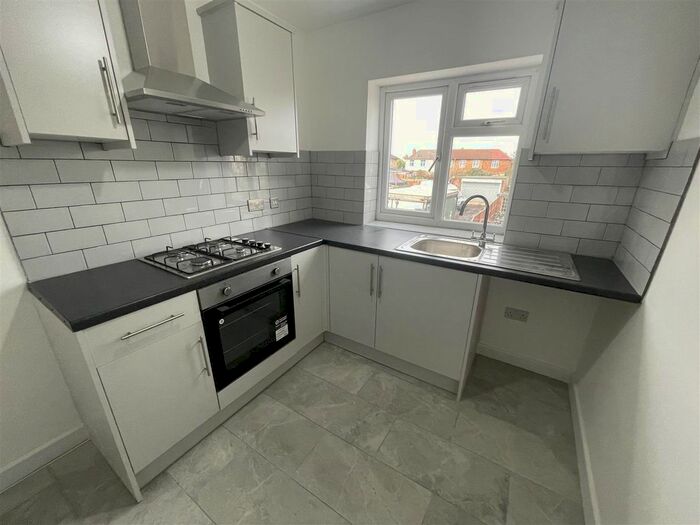 Studio To Rent In Taunton Avenue, Hounslow, TW3