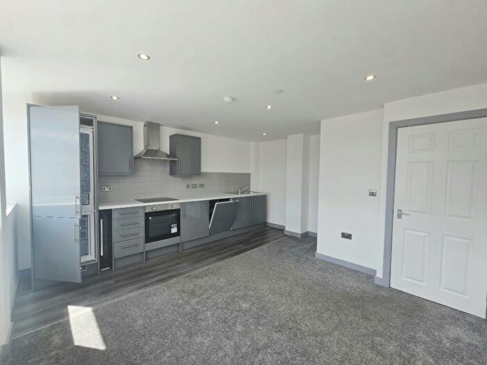 1 Bedroom Apartment To Rent In Yeadon House, Green Lane, Leeds, West Yorkshire, LS19