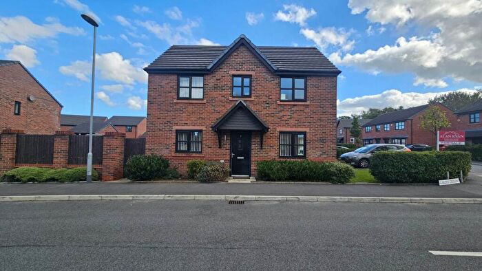 3 Bedroom Detached House For Sale In Garden Crescent, Manchester, M35