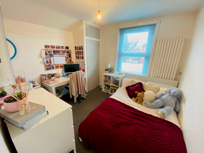 7 Bedroom Terraced House To Rent In Mackintosh Place, Cardiff, CF24