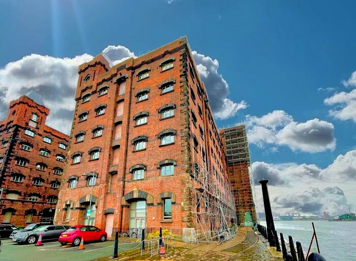 2 Bedroom Flat To Rent In Dock Road, Birkenhead, CH41