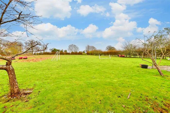 4 Bedroom Detached Bungalow For Sale In Plumtree Road, Headcorn, Ashford, Kent, TN27