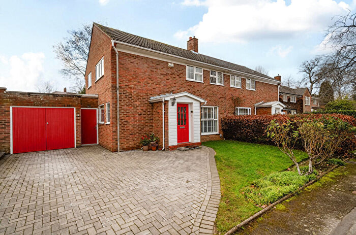 4 Bedroom Semi-Detached House For Sale In Dashwood Close, Bracknell, Berkshire, RG12