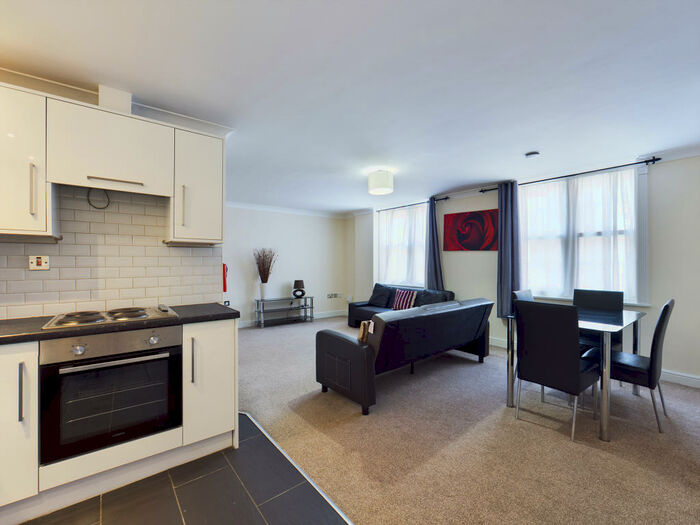 1 Bedroom Apartment To Rent In Dagger Lane, Old Town, HU1