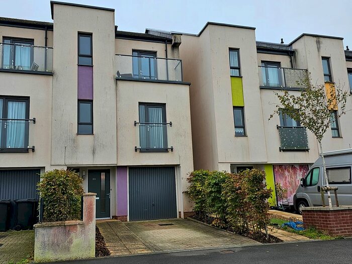 4 Bedroom Town House To Rent In White Rock Way, Paignton, TQ4