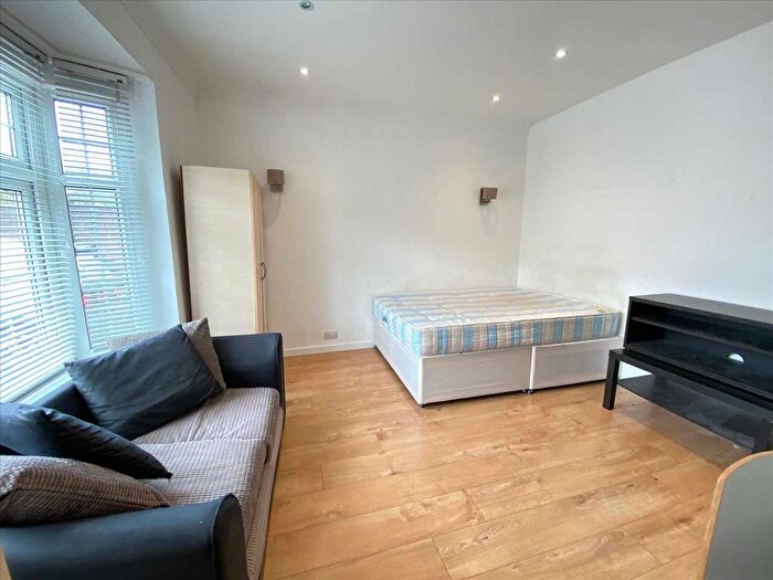 Property To Rent In St Andrews Road, Acton, W3