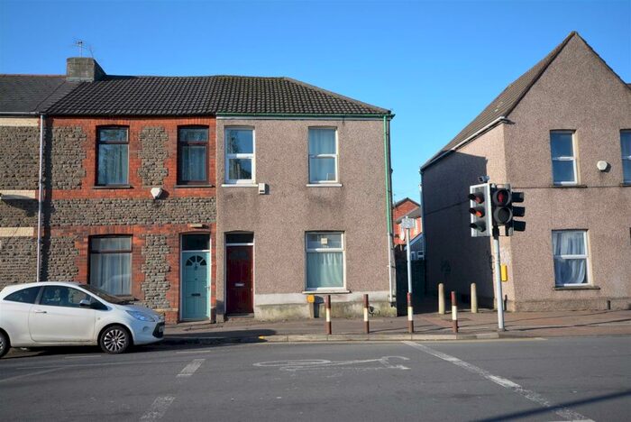 5 Bedroom Private Hall To Rent In Cathays Terrace, Cathays, Cardiff, CF24