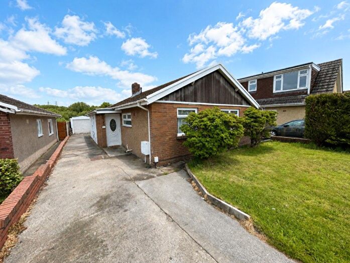 3 Bedroom Bungalow To Rent In Frederick Place, Swansea, SA7