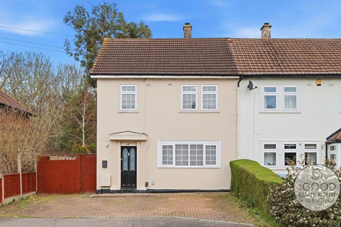 3 Bedroom End Of Terrace House For Sale In Cleland Path, Loughton, IG10