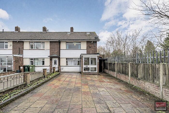 3 Bedroom End Of Terrace House For Sale In Littleton Road, Ashford, TW15
